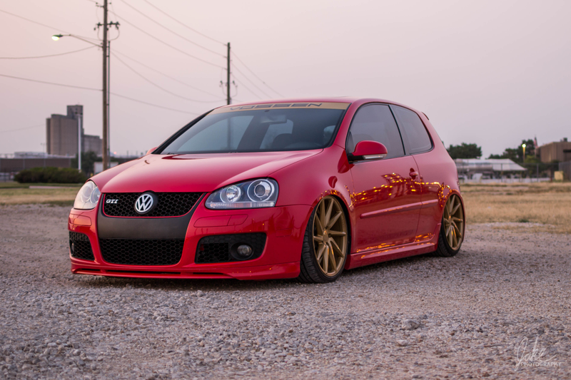 Illustration for article titled VW Golf GTi photoshoot